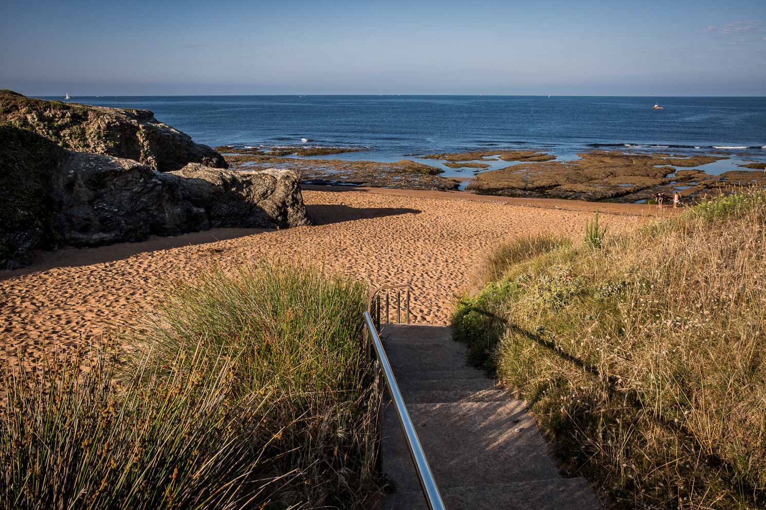 Passerelle pour descendre sur la plage